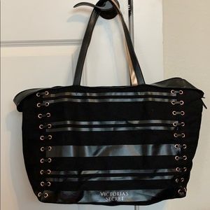 NWOT Victoria’s Secret tote with rose gold details